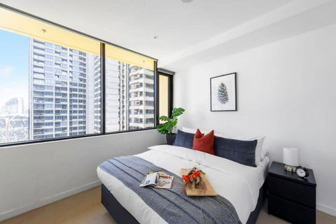 A Chic 2BR Apt City Views Near Southern Cross - NT Tourism 3