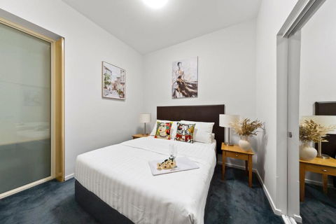 A Chic Apartment On Bourke St Near Chinatown - Accommodation NT 1