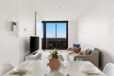 A Cozy 2BR Apt With Free WiFi In Prime Melbourne - Accommodation NT 0
