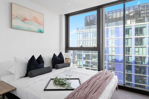 A Cozy & Comfy 2BR Apt Up In The Clouds Near CBD - Accommodation NT 4