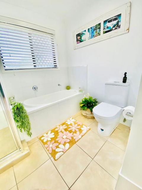 A Peaceful Private Home Away From Home In Pacific Pines - Accommodation NT 4
