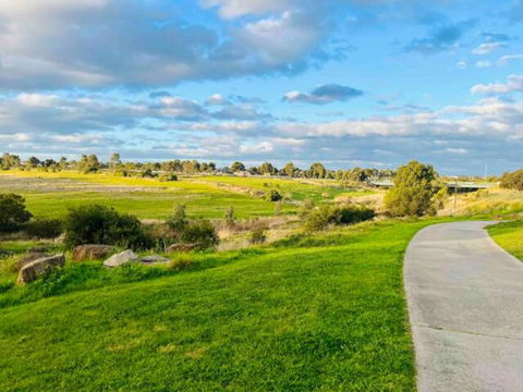 A Spacious Vacation Home Nearby Melbourne Airport - Accommodation NT 0