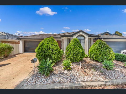 A Spacious Vacation Home Nearby Melbourne Airport - Accommodation NT 1