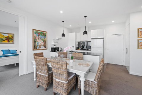 A Taste Of Paradise In Inner City Suburbia - Accommodation NT 3