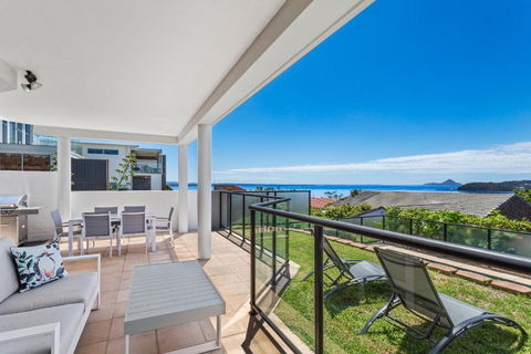Above And Beyond - Beautiful Home With Heated Pool And Views - Accommodation NT 2