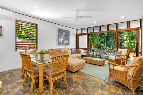 Absolute Beachfront, Heart Of Port Douglas - 24 S - Accommodation NT 0