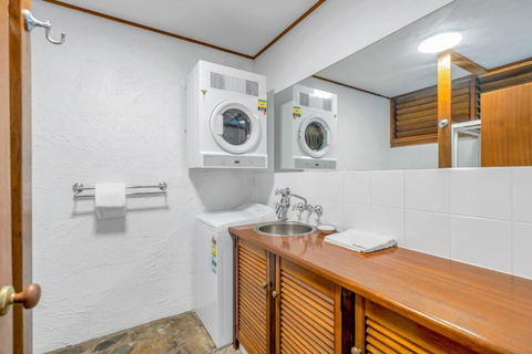 Absolute Beachfront, Heart Of Port Douglas - 24 S - Accommodation NT 4