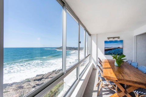 Absolute Oceanfront Yamba - Oceanstays - Accommodation NT 3