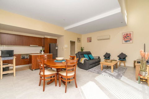 Absolutely Spacious APT Unit Between ANU And City - Accommodation NT 0