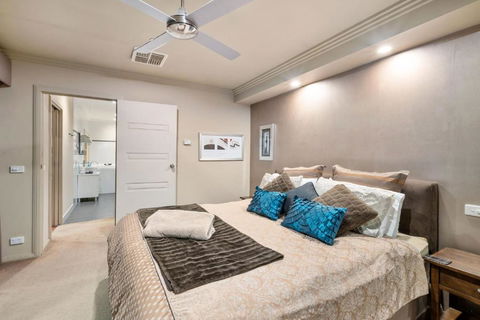 About Time Retreats- Studio Seven - Accommodation NT 1