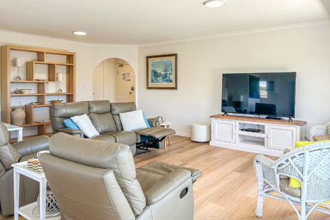 Albacore 7 Waterfront Unit - Accommodation NT 3