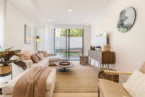 Alexandra Elegance - Riverside Living In Style - Accommodation NT 0