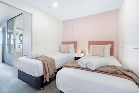 Amazing Location At Circle On Cavill - One Bedroom Self Contained Apartments - Privately Managed - Accommodation NT 4