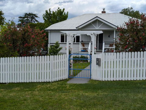 Amiens Cottage. Queenslander, Charming, Central. - Accommodation NT 3
