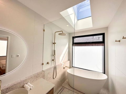 Amila - Central Location With Designed Spaces - Accommodation NT 2
