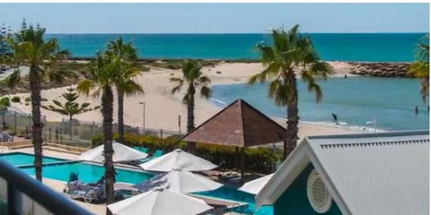 AN OCEAN,BEACHFRONT AND POOL VIEW Apartment 210 - Accommodation NT 0