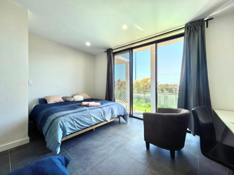 Aircon And Private Bathroom Walk To Train Station With Free Wifi Kitchen And Laundry - Accommodation NT 0
