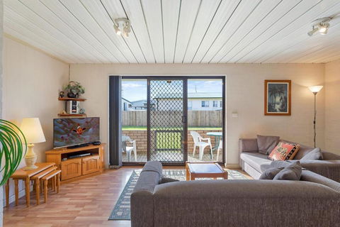 Apollo Unit 27 - Ground Floor - C Block - Accommodation NT 1
