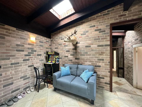 Arcadia Stunning Manor Tennis & Pool & Hottub - Accommodation NT 3