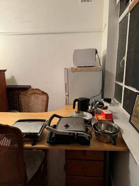 Ashburton Big Room With Shared Bathroom 1 - Accommodation NT 4