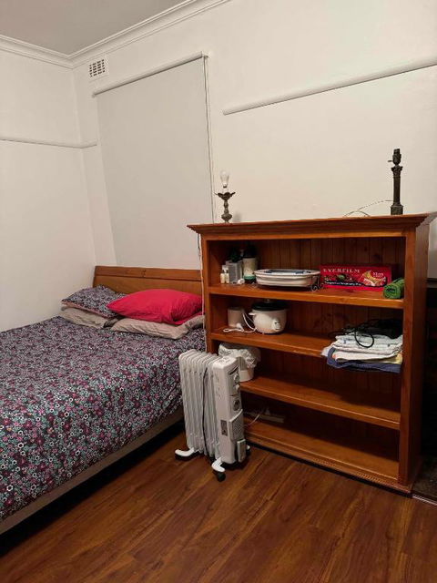Ashburton Big Room With Shared Bathroom 1 - Accommodation NT 2