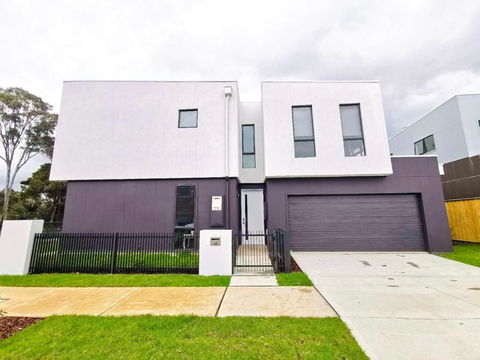 Austral Brand New Modern 4 Br Home - Accommodation NT 0
