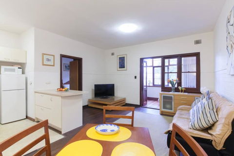 B3 Crawley Apartment 1 BRM & Sleepout Near UWA - Accommodation NT 2