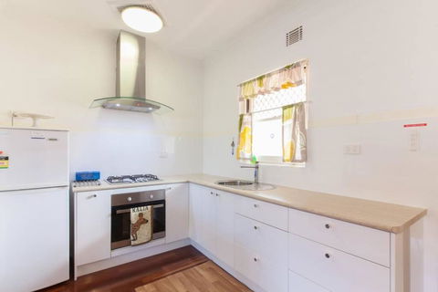 B8 Crawley Apartment 1 BRM & Sleepout Near UWA - Accommodation NT 2