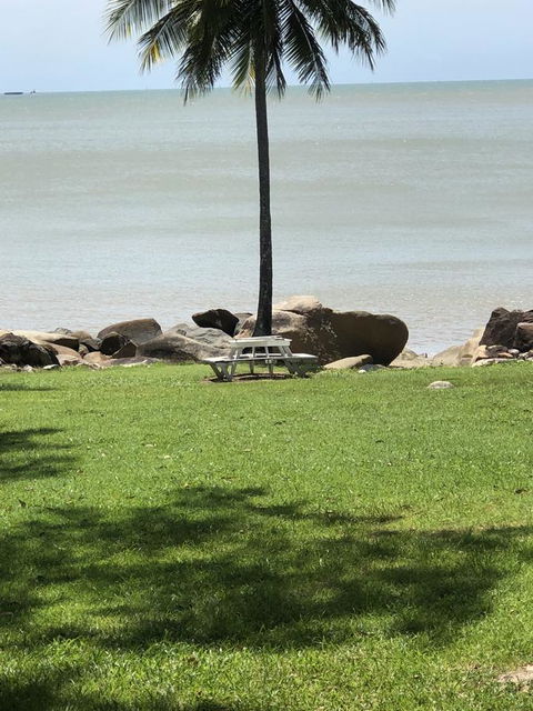 Cairns Beach House Our Oasis - Accommodation NT 5