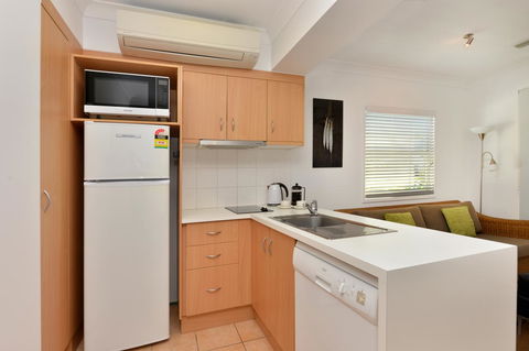 Port Douglas Apartments - Adults Only Oasis - Accommodation NT 8