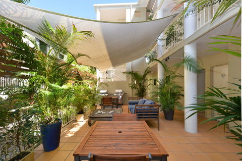 Port Douglas Apartments - Adults Only Oasis - Accommodation NT 11