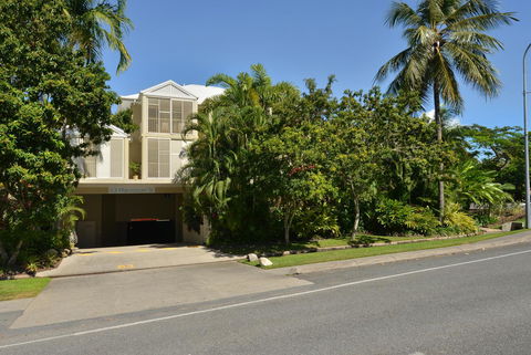 Port Douglas Apartments - Adults Only Oasis - Accommodation NT 28