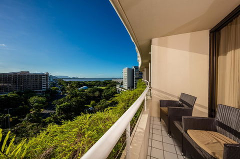 Hilton Cairns - Accommodation NT 27