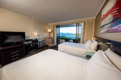Hilton Cairns - Accommodation NT 6