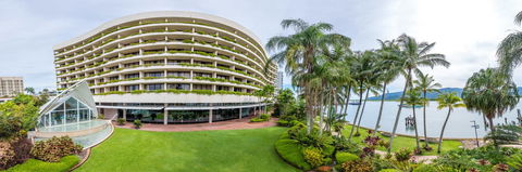 Hilton Cairns - Accommodation NT 18