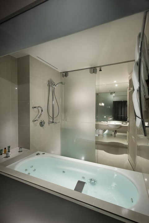 Hilton Cairns - Accommodation NT 4