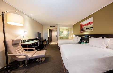 Hilton Cairns - Accommodation NT 11