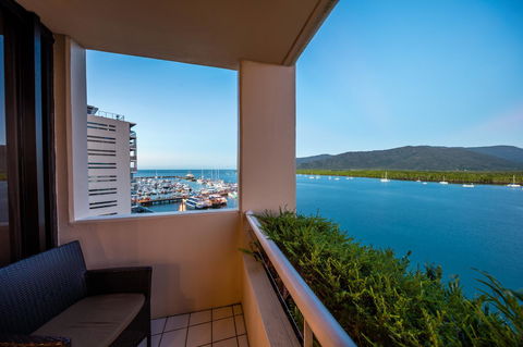 Hilton Cairns - Accommodation NT 30