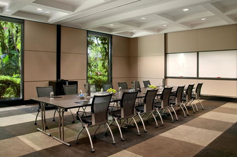 Hilton Cairns - Accommodation NT 37
