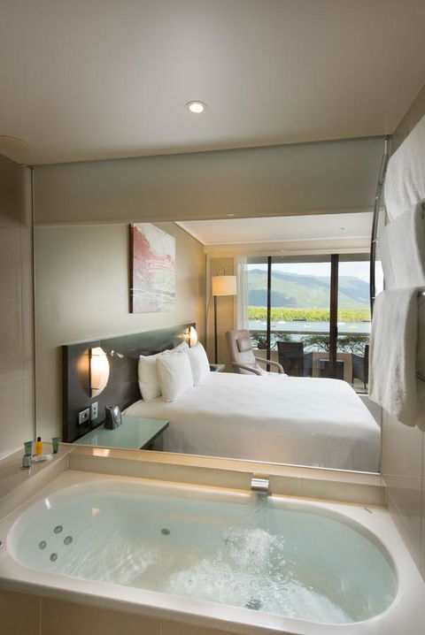 Hilton Cairns - Accommodation NT 2
