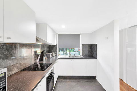 Fountain View Estate - We Accommodate - NT Tourism 7