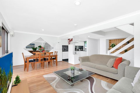 Fountain View Estate - We Accommodate - NT Tourism 8