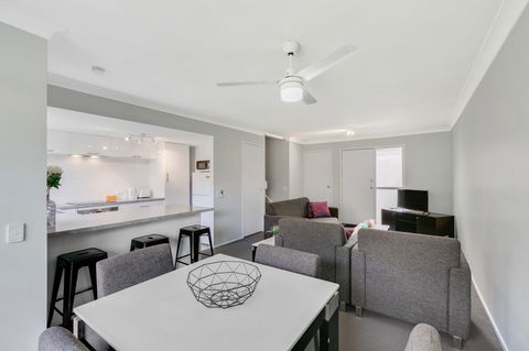 Fountain View Estate - We Accommodate - NT Tourism 15