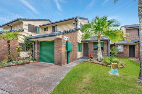 Fountain View Estate - We Accommodate - NT Tourism 11