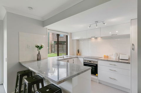 Fountain View Estate - We Accommodate - NT Tourism 13