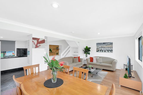 Fountain View Estate - We Accommodate - NT Tourism 6