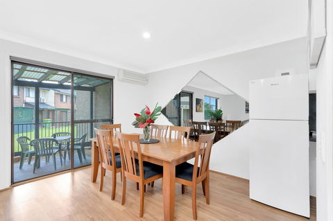 Fountain View Estate - We Accommodate - NT Tourism 9