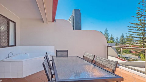 Burleigh On The Beach - Accommodation NT 27