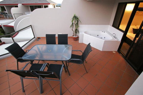 Burleigh On The Beach - Accommodation NT 30