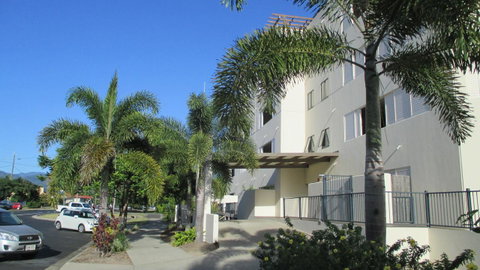 Edge Apartments Cairns - Accommodation NT 24